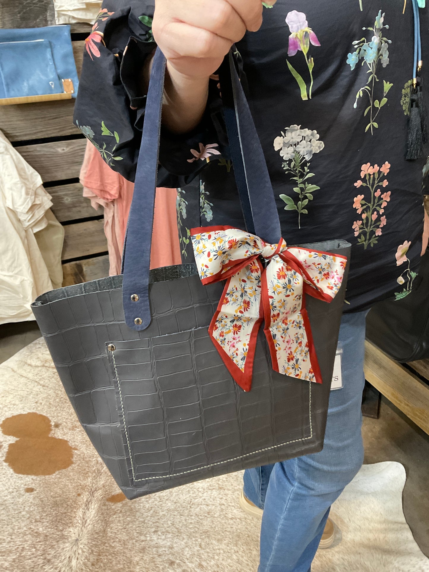 Navy Brooke w/ Twilly